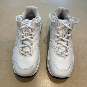 DR SCHOLLS GOLF SHOES WOMENS 7